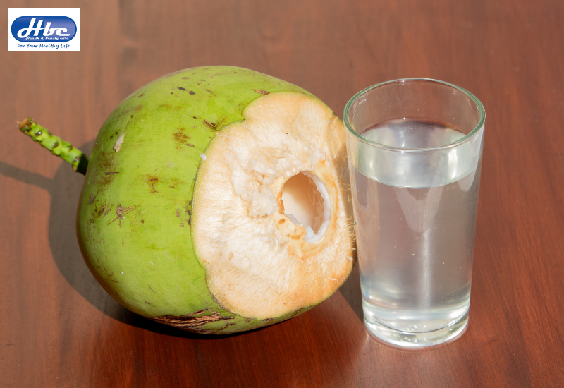 Bị tiêu chảy uống nước dừa được không​? 